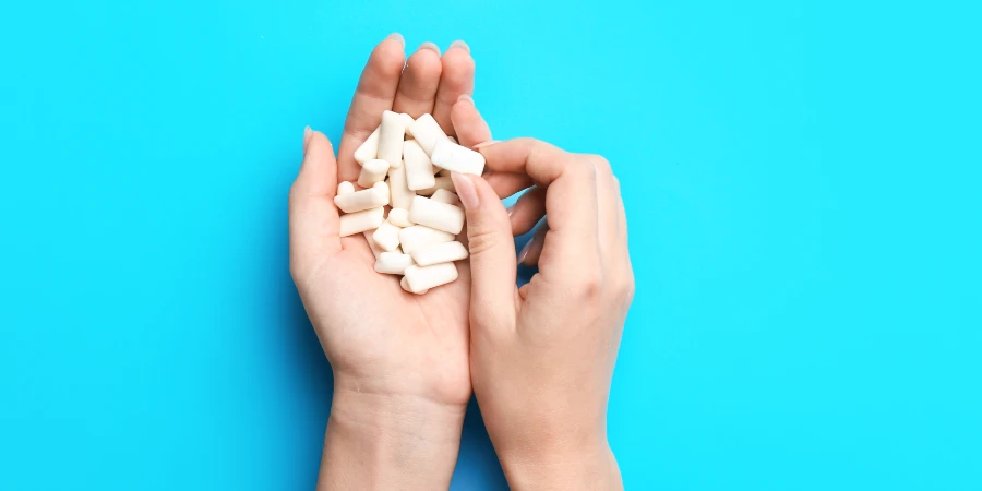 14 Modi per Alleviare Stress e Ansia - chew gum