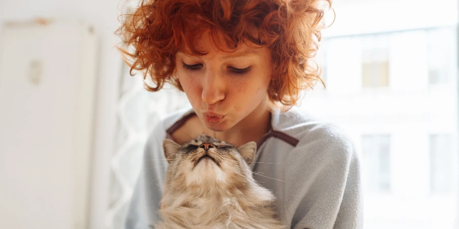 14 Modi per Alleviare Stress e Ansia - spend time with your pet