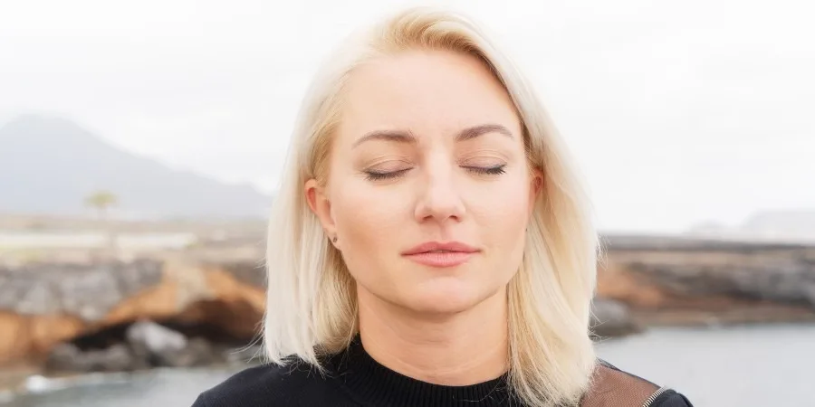 Remèdes et conseils pour prévenir les vomissements et les nausées - image