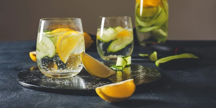 Remèdes et conseils pour prévenir les vomissements et les nausées - image